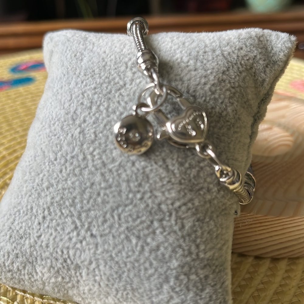 Fashionable Bracelet - Picture 5 of 8